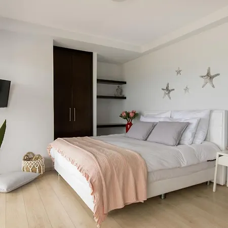 Antonoglou - Waterfront Luxury Retreat Lachania