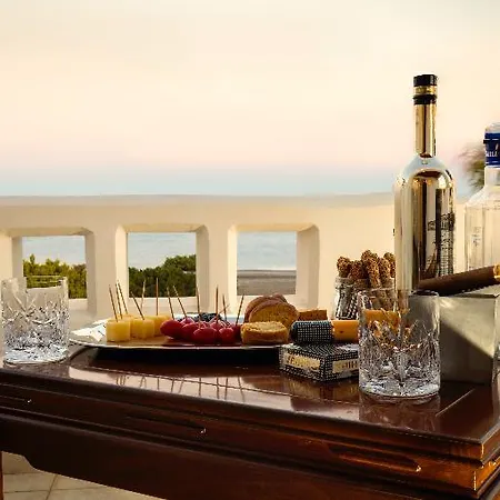 Villa Antonoglou - Waterfront Luxury Retreat