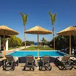 Antonoglou - Waterfront Luxury Retreat *