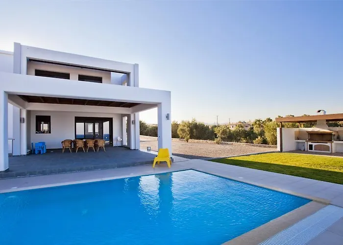 Villa Antonoglou - Waterfront Luxury Retreat *