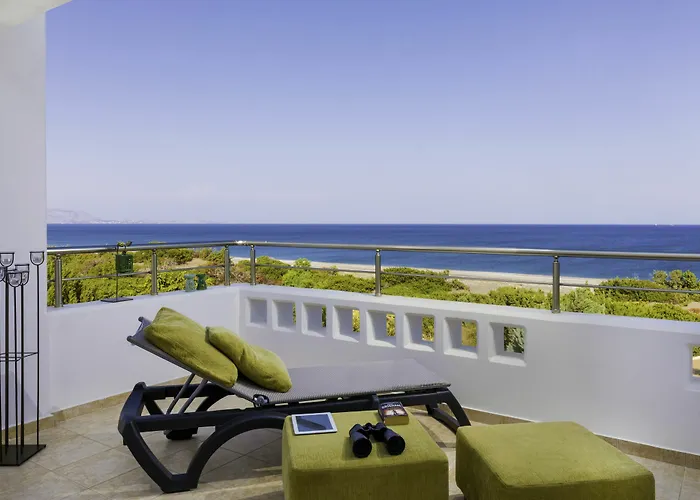 Villa Antonoglou - Waterfront Luxury Retreat *