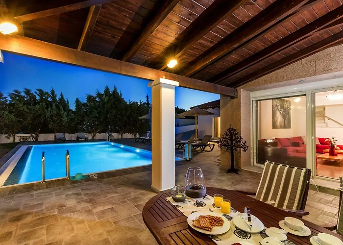 Вилла Antonoglou - Waterfront Luxury Retreat