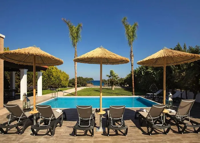 Antonoglou - Waterfront Luxury Retreat *