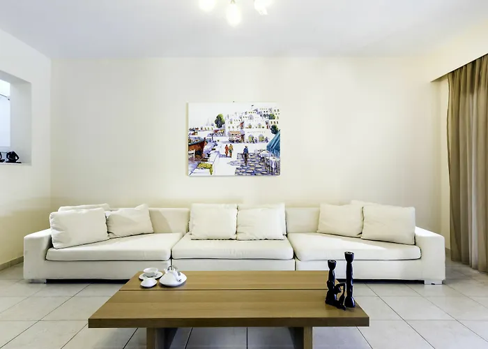 Villa Antonoglou - Waterfront Luxury Retreat Lakhania