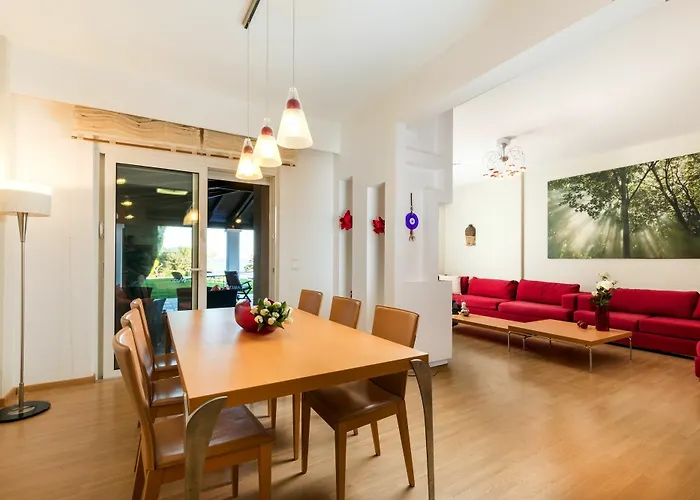 Вилла Antonoglou - Waterfront Luxury Retreat Лакания