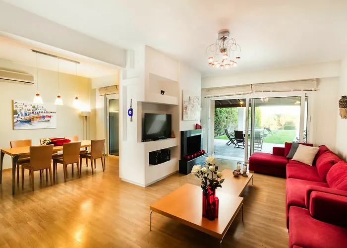 Вилла Antonoglou - Waterfront Luxury Retreat *