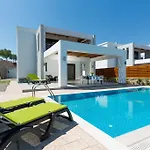 Antonoglou - Waterfront Luxury Retreat Вилла Лакания