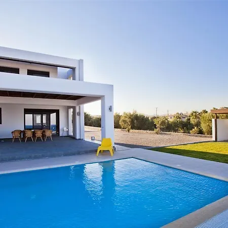 Willa Antonoglou - Waterfront Luxury Retreat *