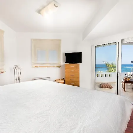 Antonoglou - Waterfront Luxury Retreat Willa