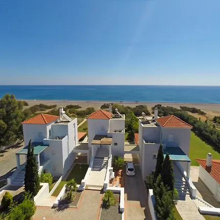 Willa Antonoglou - Waterfront Luxury Retreat *