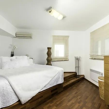 Antonoglou - Waterfront Luxury Retreat Willa *