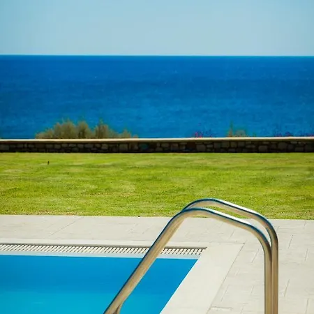 Willa Antonoglou - Waterfront Luxury Retreat