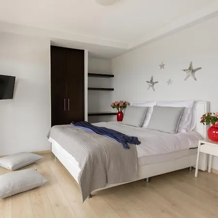 Willa Antonoglou - Waterfront Luxury Retreat Lakhania